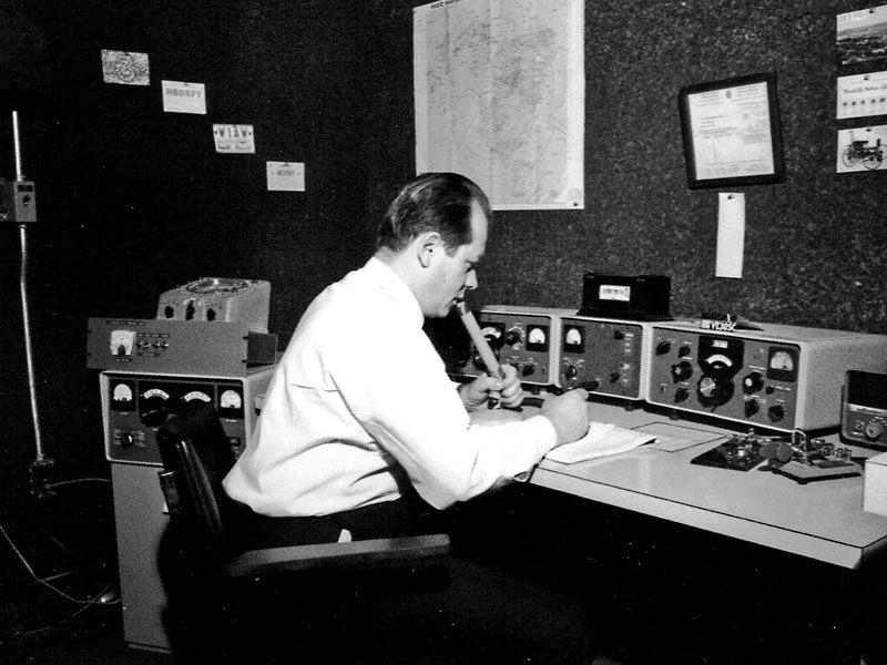 Les Popelyak VE3CCP, an OSC employee, operating VE3OSC, c1969