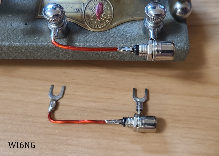 quick-change connector for keys and bugs, made with a panel-mount RCA jack
