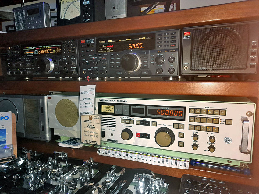 JRC JST-245 transceiver and NRD-545 DSP receiver at IK0PHU