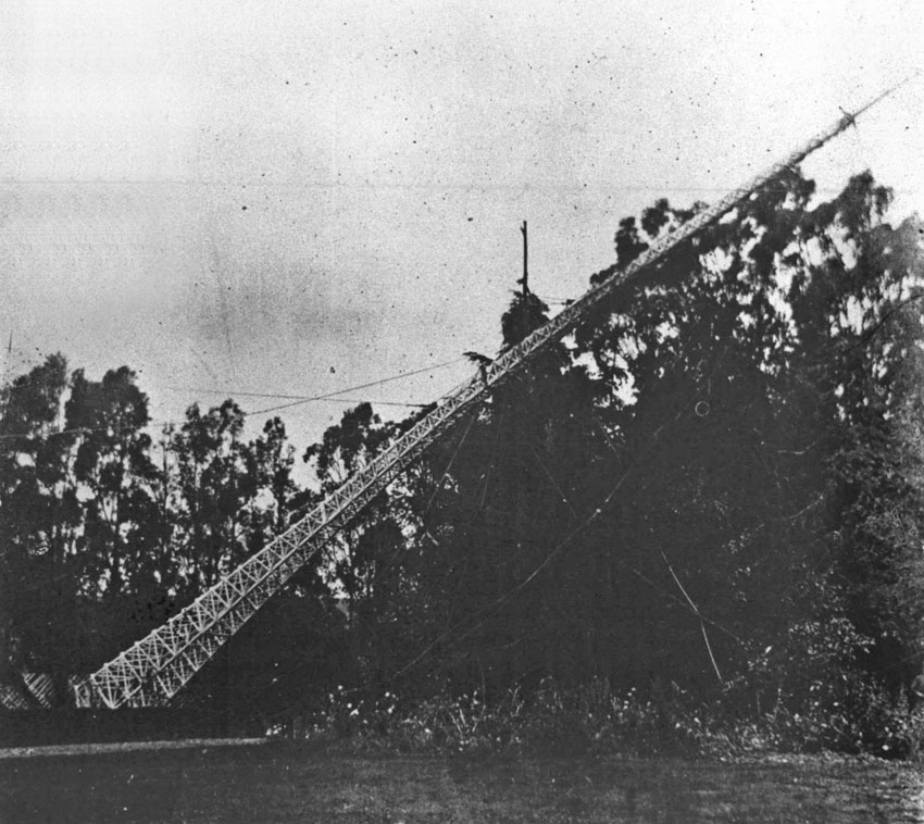 Erecting the mast at 4AA Shag Valley Station