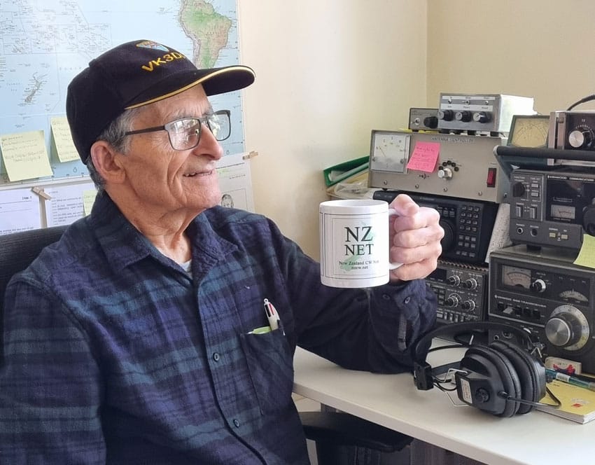 Manny VK3DRQ with his new NZ Net mug