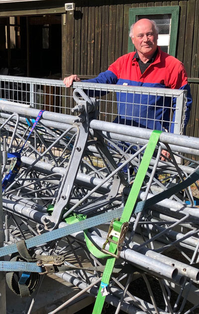 Bede ZL4KX with a trailer load of tower sections