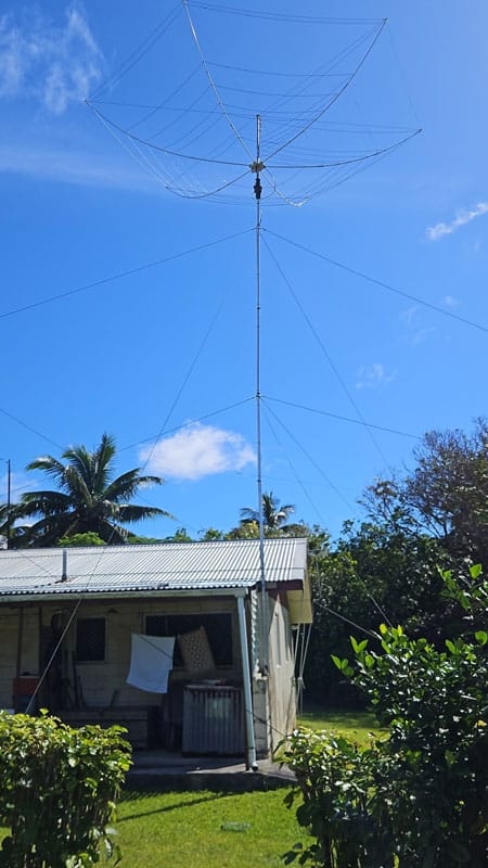 Hex beam on mast next to house on Rarotonga