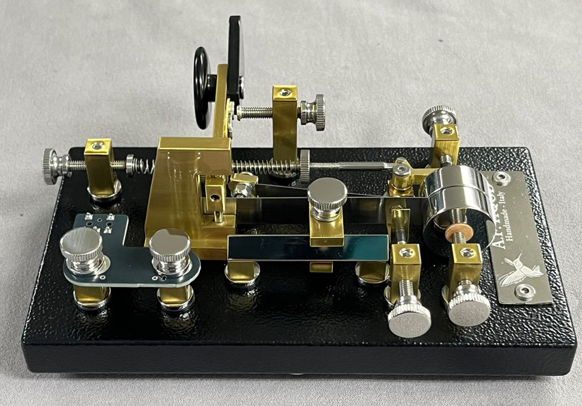 Rear view of the Frattini Mecograph bug