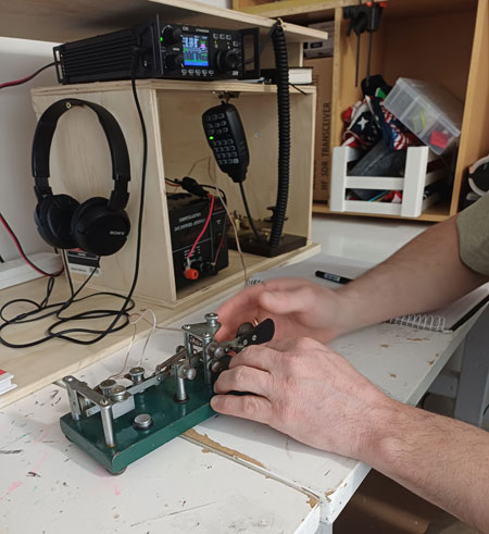 Morse bug being operated